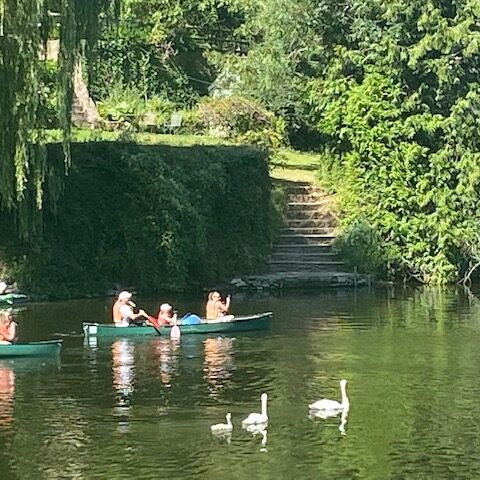 Explore River Wye Our dog friendly cosy holiday cottage is the perfect base to explore the river Wye hot tub